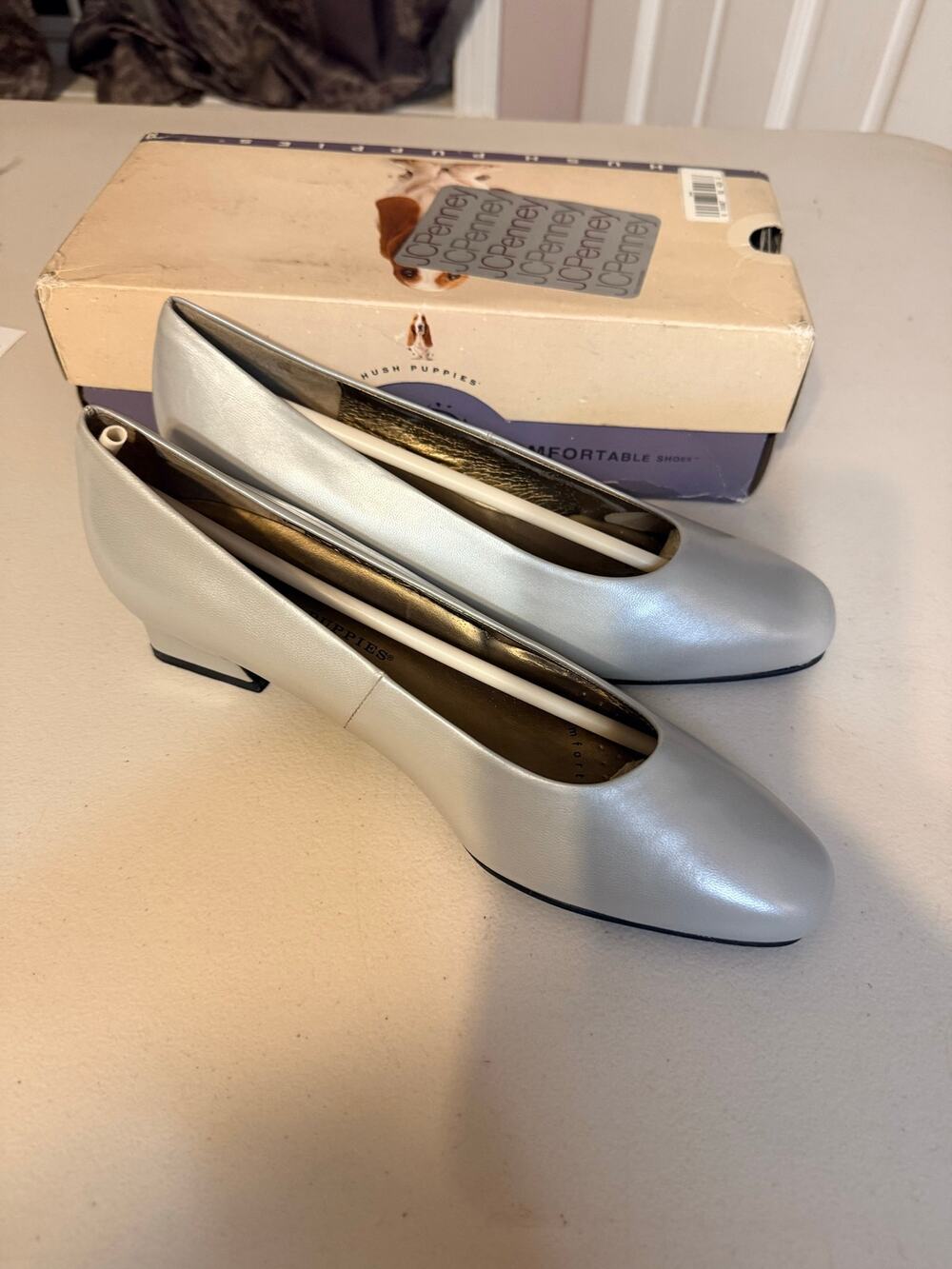 Hush Puppies VNTG silver low-heeled slip-on dress pumps with a rounded toe 9.5 N
